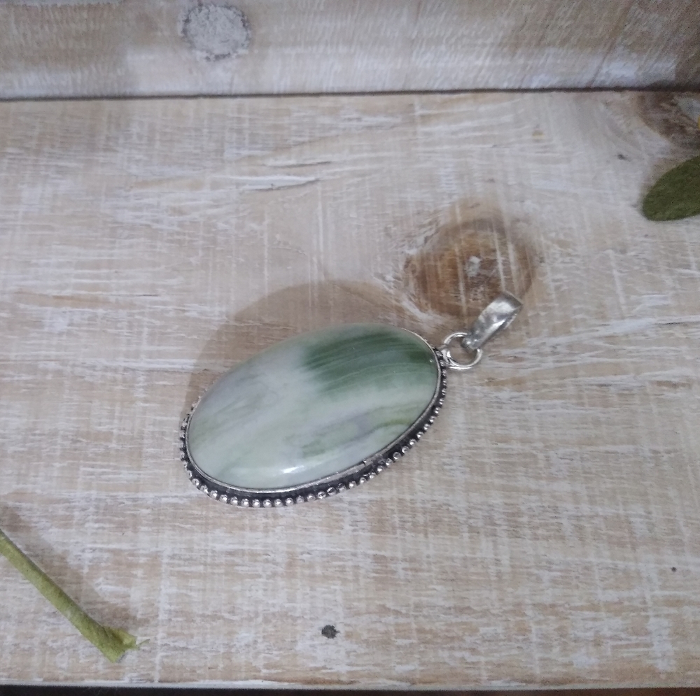 GREEN ARAGONITE SILVER STONE PENDANT NWOT